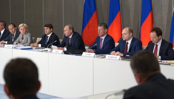Госсовет на заседании в Крыму рассматривает национальные проекты