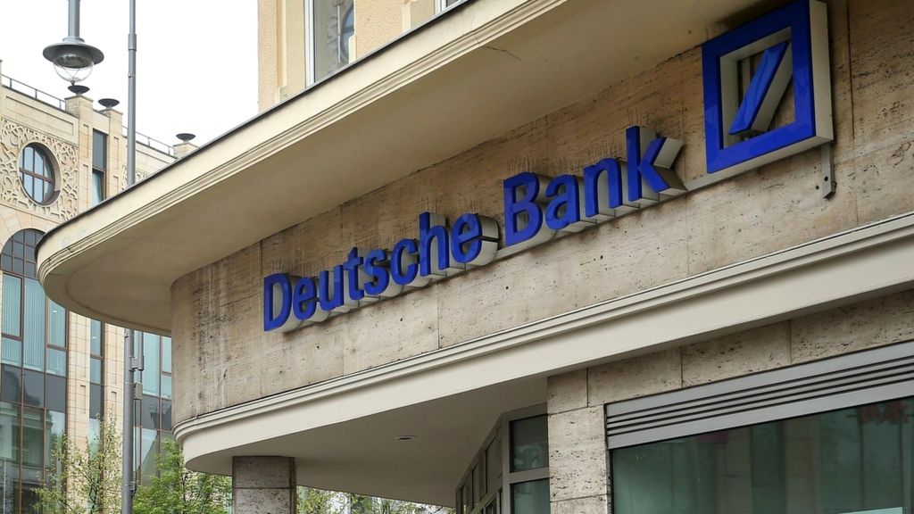 Рейды на Deutsche Bank коснулись топ-менеджеров