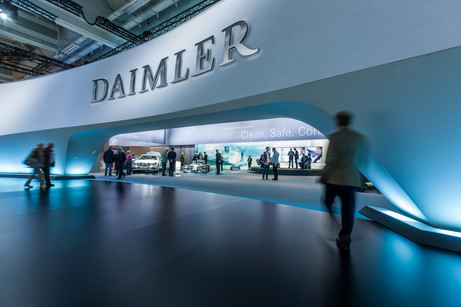 Daimler и BMW планируют развязать с Uber битву стоимостью $1,1 млрд