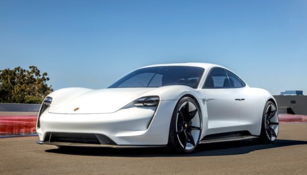 Porsche планирует увеличить производство электромобилей Taycan