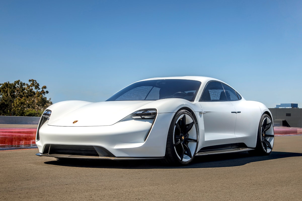 Porsche планирует увеличить производство электромобилей Taycan